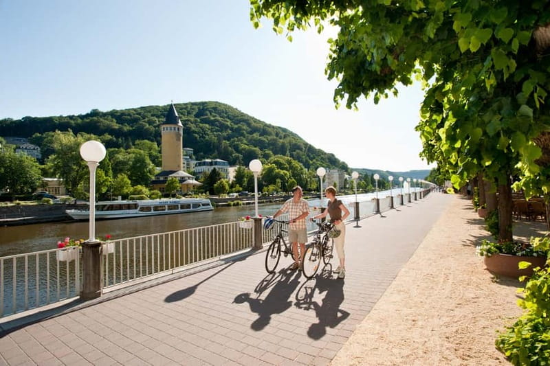 Cochem: Bike and Boat Tour with Picnic and Wine Tasting - Time to explore Cochem on your own