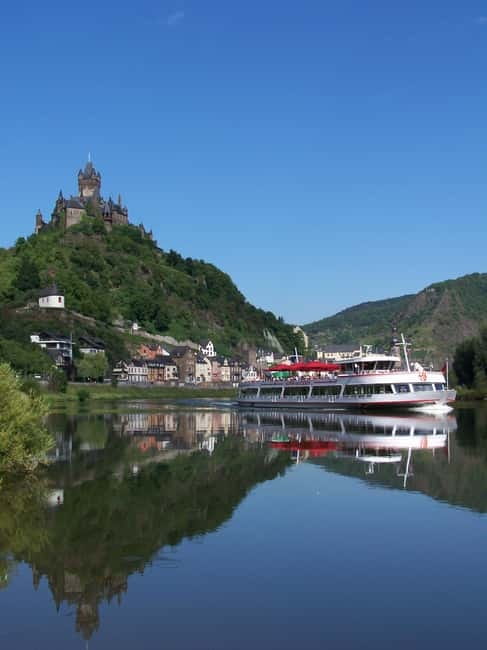 Cochem, Moselle: Boat – Beilstein, meal, wine and liqueur tasting - Boarding in Cochem and finding the right counter