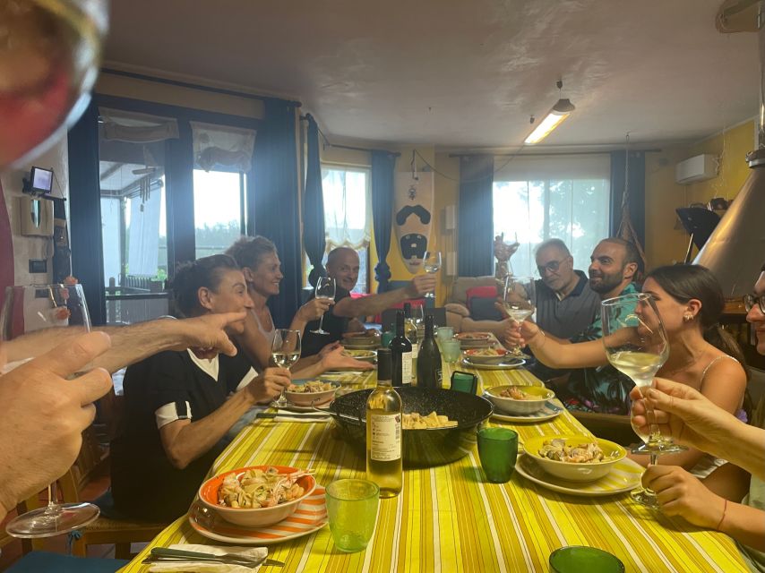 Cooking class, dinner and wine tasting in Lecce (Corigliano) - Learning to shape orecchiette and macaroni