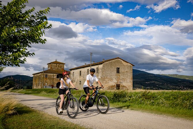 Cortona - eBike tour and wine tasting in the Val di Chiana [+40€] - The winery stop and the extra €40