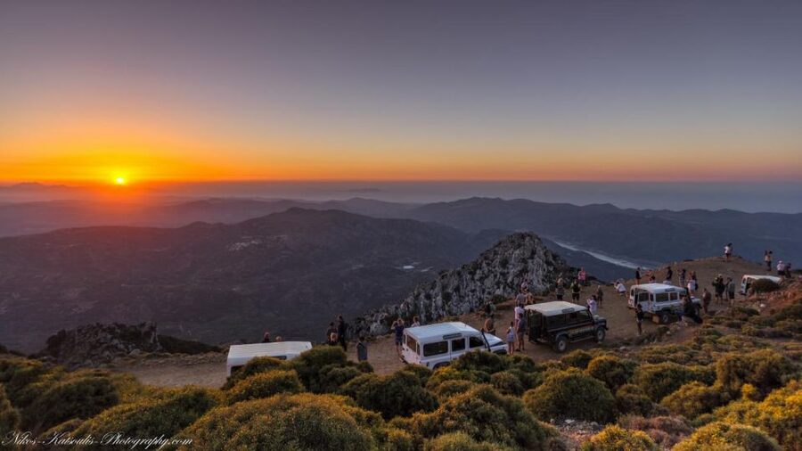 Crete: Land Rover Safari with Sunset Viewing, Dinner, & Wine - The ride back under the moonlit coast