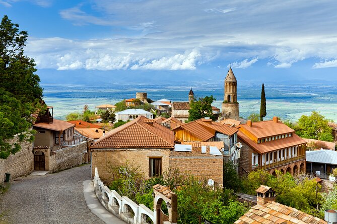 Day Trip to Kakheti Wine Region Including 9 Wine Tastings - Sighnaghi: old streets, walls, and valley views