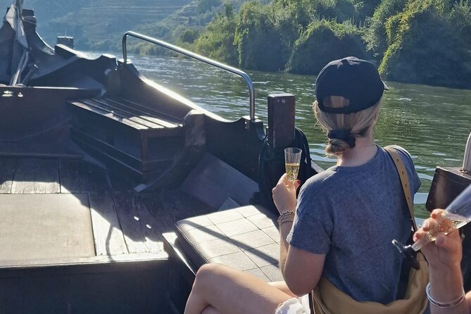 Douro Valley-Expert Guide-Boat-Lunch-Tastings-Offer wine bottle - Lunch in Pinhão keeps the food local