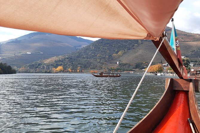Douro Valley Tour - 3 Wine tastings, Lunch & river Cruise - Pinhão gives you the optional Rabelo boat ride