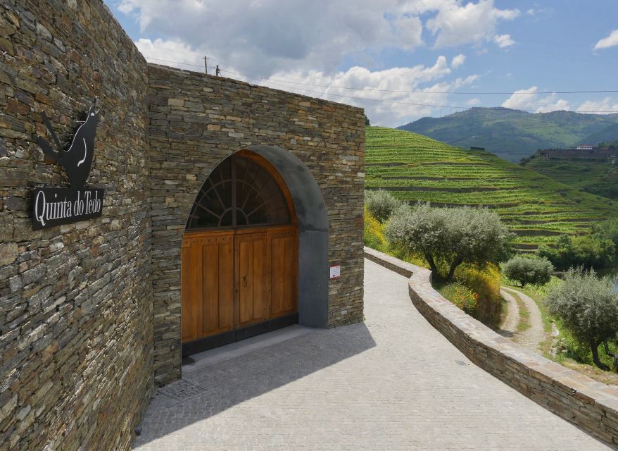 Douro Valley: Winery Tour at Quinta do Tedo and Tastings - Arriving at Quinta do Tedo near Folgosa