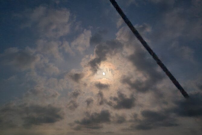 Dreamy Cruise sunset tour with dinner and unlimited wine! - Group size, atmosphere, and comfort