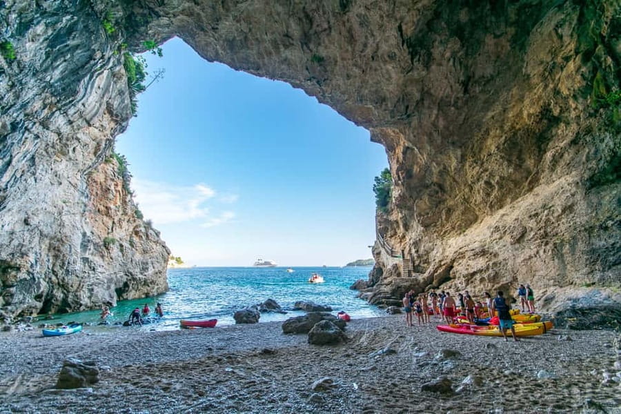 Dubrovnik: Guided Sunset Sea Kayaking Tour with Wine - How hard is the 7.5-kilometre route?