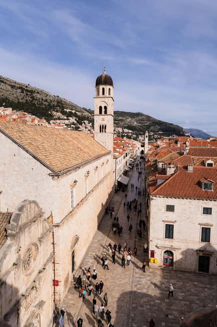 Dubrovnik Old Town: Night tour with History, Wine & Bites - Why an evening walk suits Dubrovnik