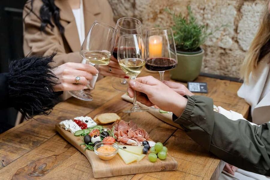 Dubrovnik Old Town: Night tour with History, Wine & Bites - Who should book this Dubrovnik tour?