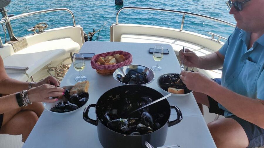 Dubrovnik: Oyster, Mussles, and Wine Tasting Tour in Ston - Why the oyster boat is the real highlight