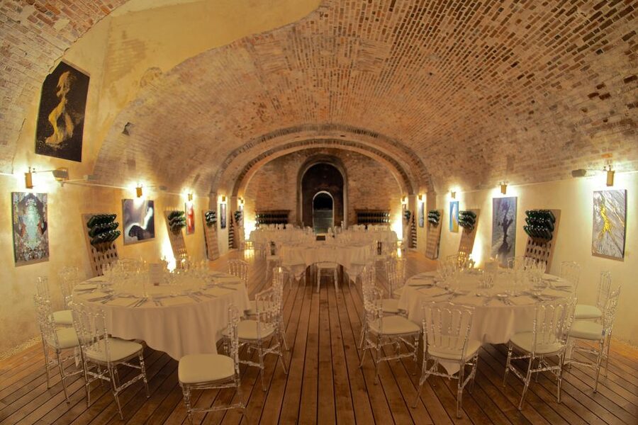 Epernay: Winery and Cellar Tour with Champagne Tasting - Key points at a glance