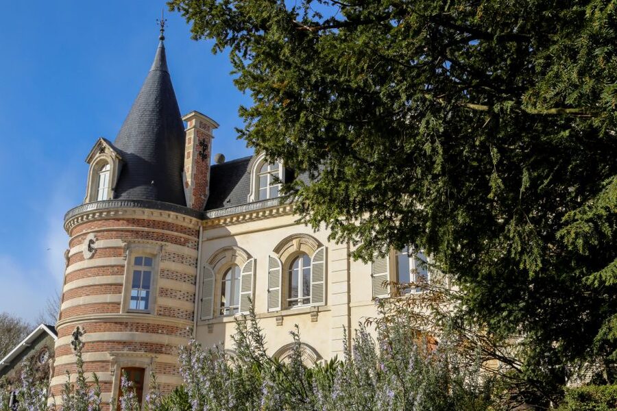 Epernay: Winery and Cellar Tour with Champagne Tasting - Walking through the historic cellar