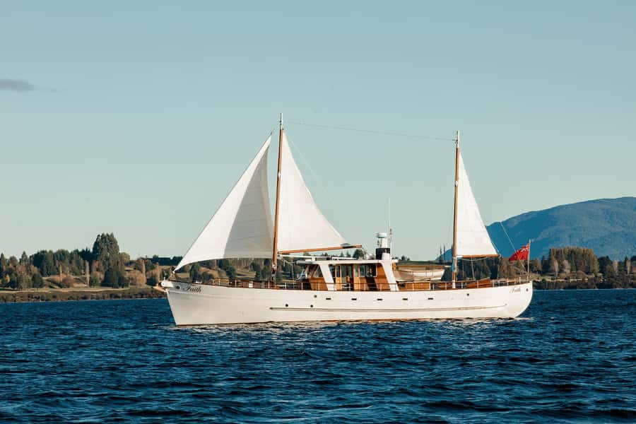 Evening Champagne Cruise on Historic 1935 Motor Yacht. - Champagne, canapés, and the evening rhythm