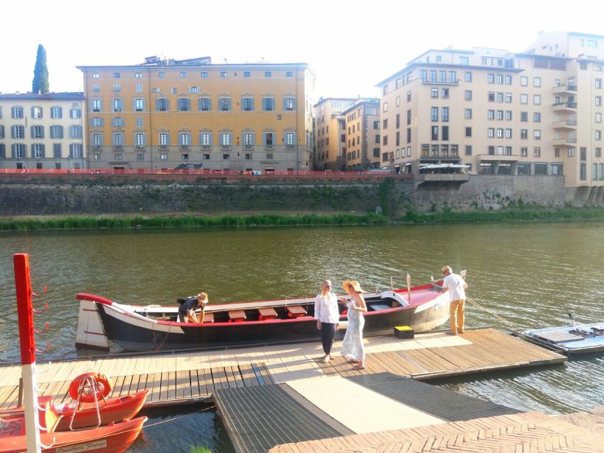 Florence: Authentic Barchetto River Cruise with Wine & Guide - Wine, aperitivo, and the evening mood