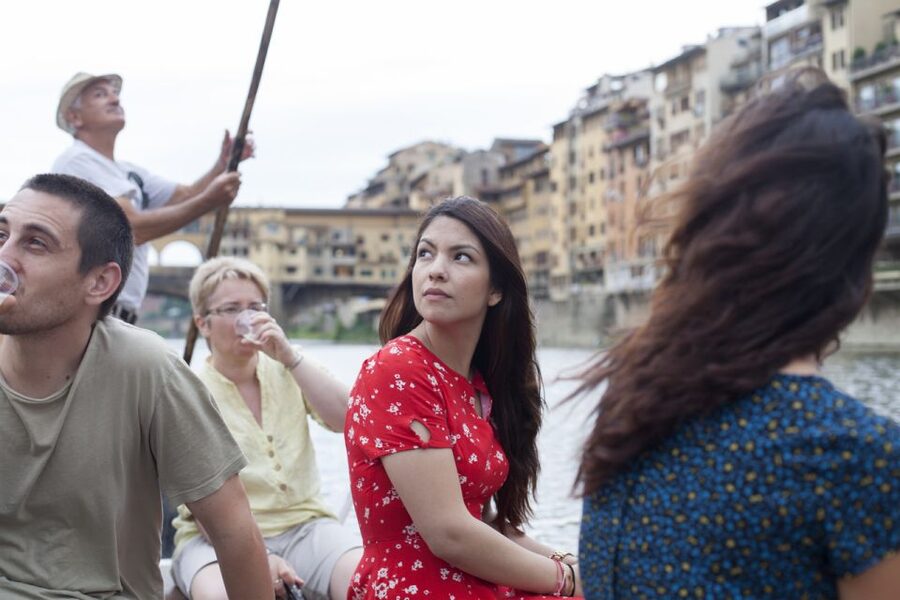 Florence: Authentic Barchetto River Cruise with Wine & Guide - Meeting at Via dei Vagellai