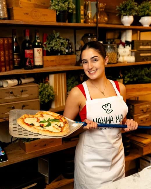 Florence: Authentic Pizza & Gelato Experience+Unlimited Wine - Arriving near Florenceβs main sights