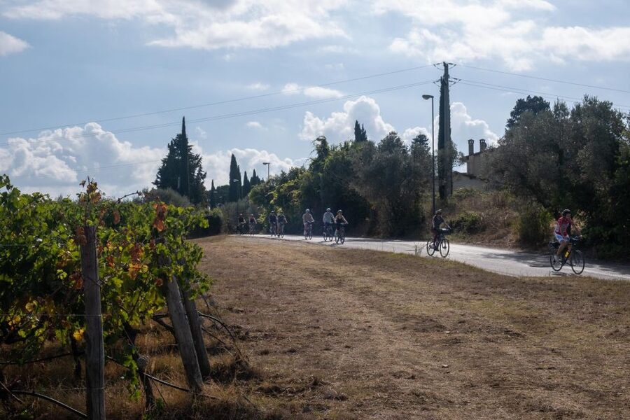Florence: Chianti E-Bike Tour with Tuscan Lunch & Winery - Key points to know before you book