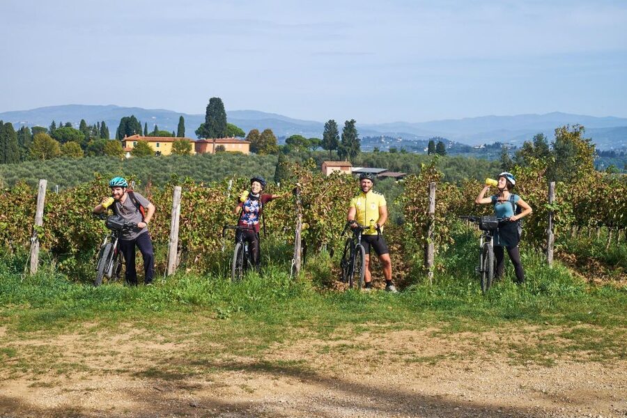Florence: Chianti E-Bike Tour with Tuscan Lunch & Winery - Reaching a family-run Chianti estate