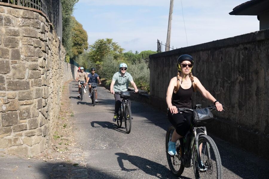 Florence: Chianti E-Bike Tour with Tuscan Lunch & Winery - The return ride and the changing pace of the day