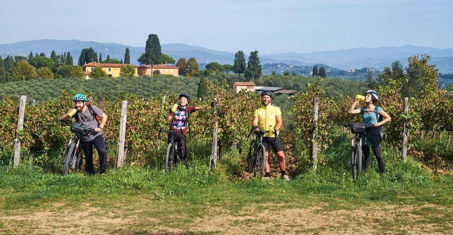 Florence: Chianti E-Bike Tour with Tuscan Lunch & Winery - Guide quality and the value of a small group
