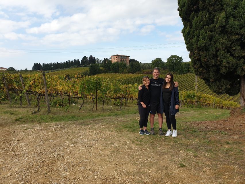 Florence: Chianti Hills Bike Tour with Farm Lunch & Wine - What the Tuscan farm lunch is really like