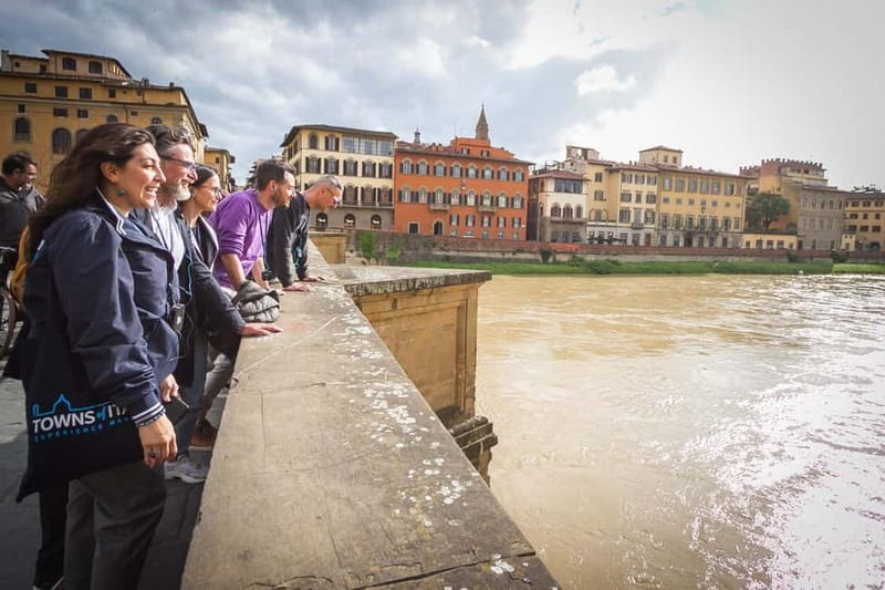 Florence: City Highlights Walking Tour & Wine Windows Option - Streets, squares, and corners rather than museum halls