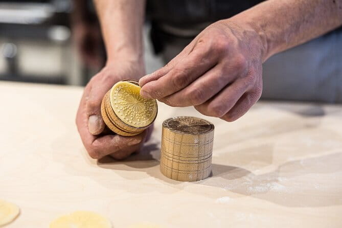 Florence: Cooking Class Pasta & Tiramisu Making Unlimited Wine - Choosing the Best Start Time