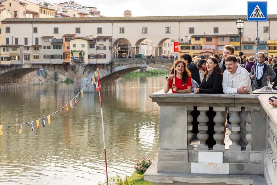 Florence: Food Walking Tour with Local Steak and Tuscan Wine - Ponte Vecchio supplies the scenic break