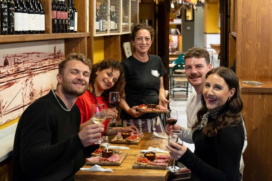 Florence: Food Walking Tour with Local Steak and Tuscan Wine - Starting among Florence’s great public art