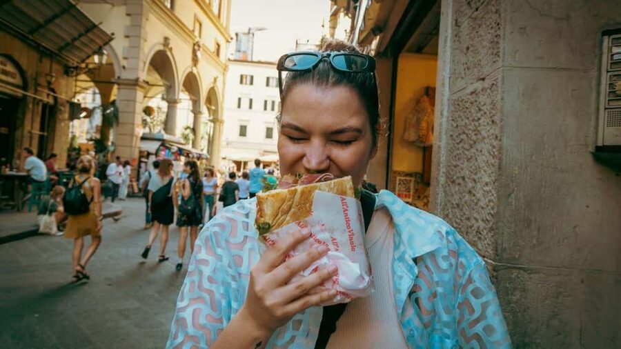 Florence Foodies Tour: Savor Tuscan Flavors & Fine Wine - Casa Martelli and the wine connection
