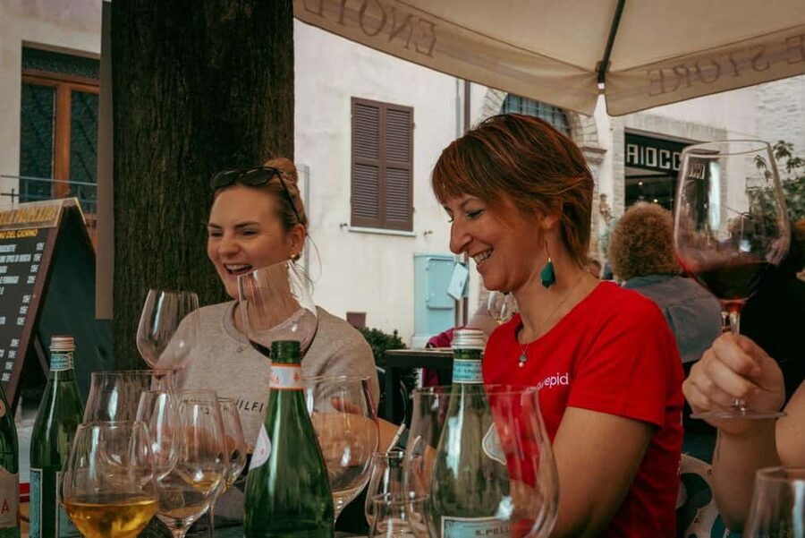 Florence Foodies Tour: Savor Tuscan Flavors & Fine Wine - Gelato near a Florence landmark
