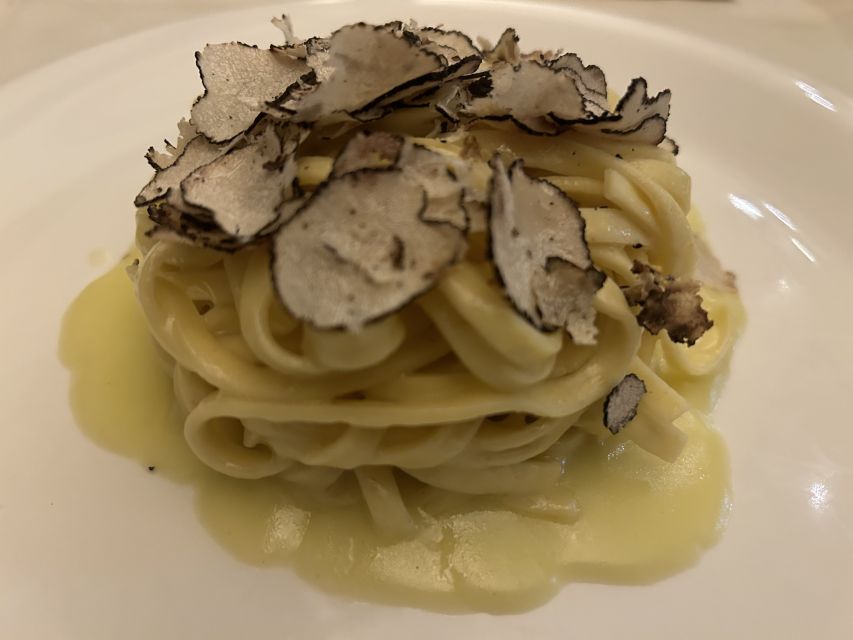 Florence: Guided Food Tour with Fiorentina Steak and Wine - A four-hour introduction to Florence through food