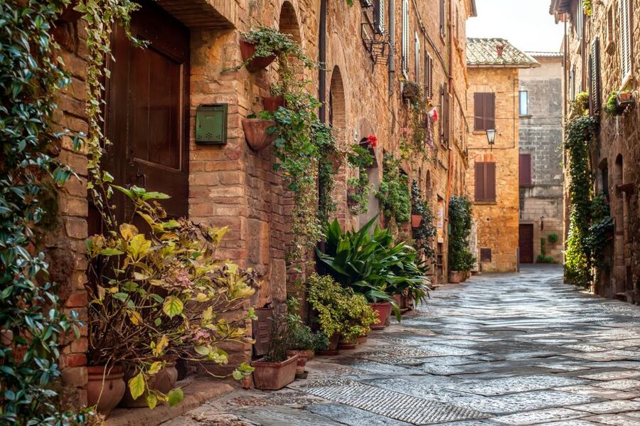 Florence: Monteriggioni & Val d'Orcia Optional Wine Tasting - Who should book this tour