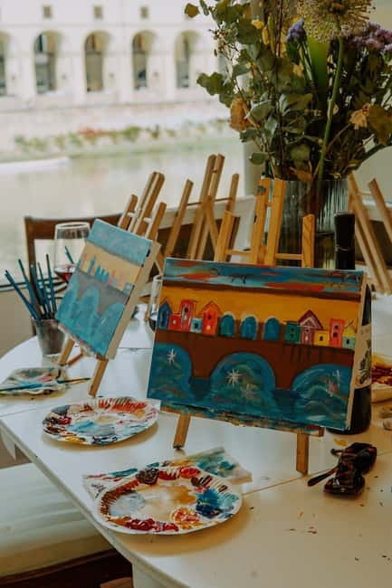 Florence: Paint&Wine with the view of Ponte Vecchio - Two hours of color, conversation, and wine