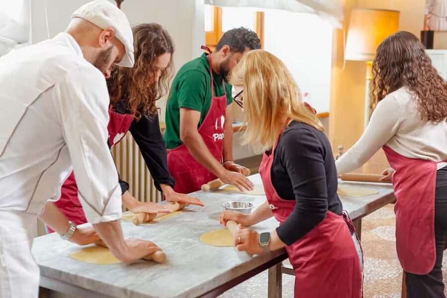 Florence: Pasta Class with Wine, Limoncello and Dessert - Starting Near Ponte Vecchio at Lungarno Guicciardini