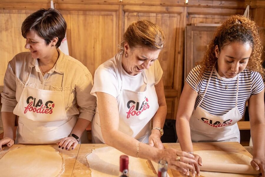 Florence: Pizza and Gelato Experience with Unlimited Wine - The pizza oven and the meal you have made