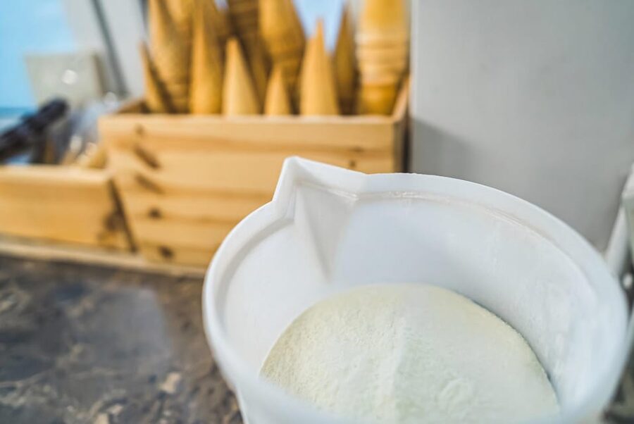 Florence: Pizza and Gelato Experience with Unlimited Wine - A social class for couples, families, and solo visitors