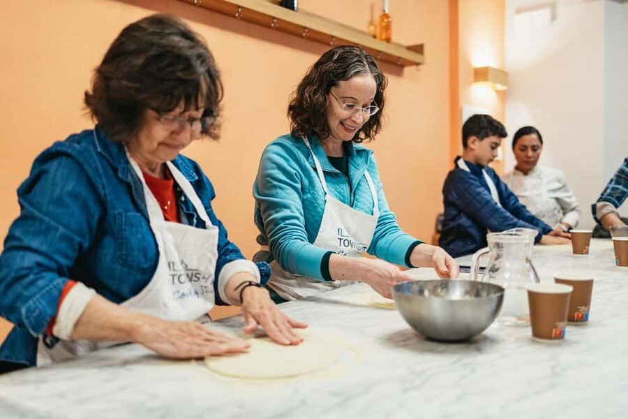 Florence: Premium Pizza & Gelato Preparation Class with Wine - Turning Florence food into a three-hour lesson
