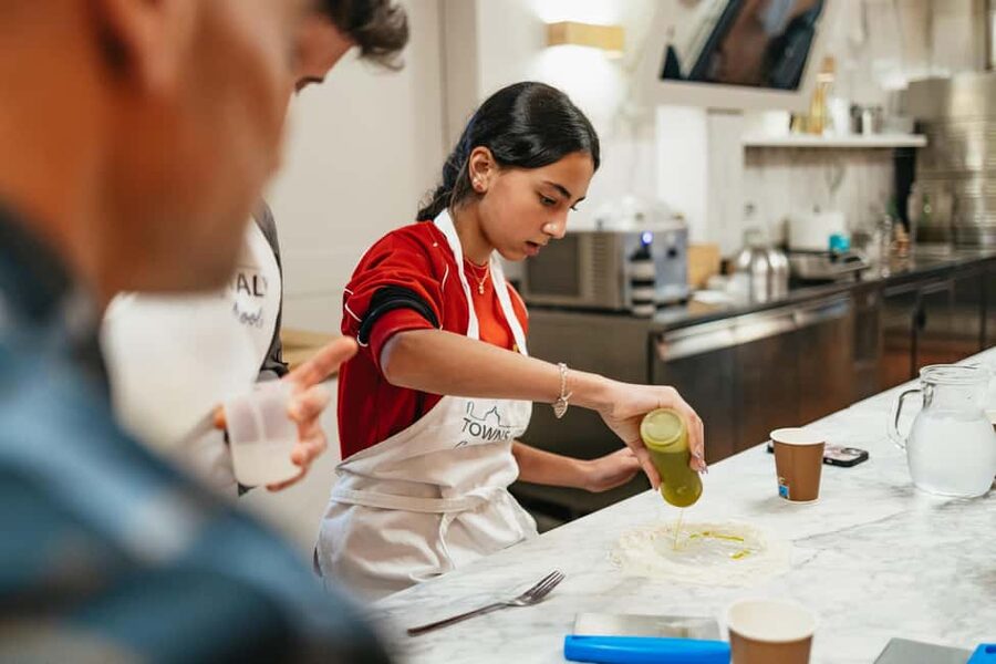 Florence: Premium Pizza & Gelato Preparation Class with Wine - Practical details before you reserve