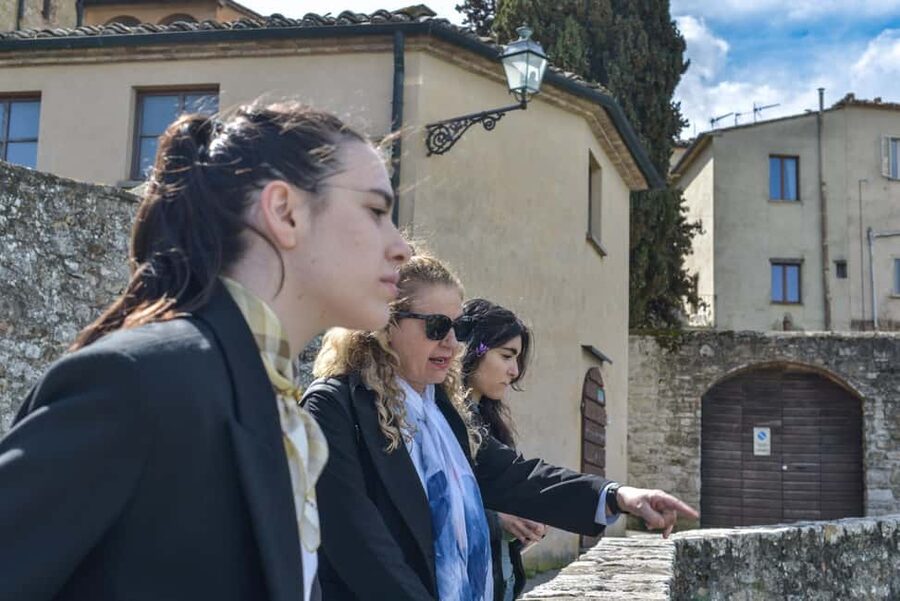 Florence: San Gimignano & Volterra Day Trip with Food & Wine - What Luciana adds to the day