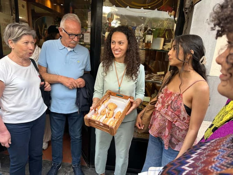 Florence: Street Food Tour with Wine & Local Guide - Schiacciata, wine, and the taste of Tuscany