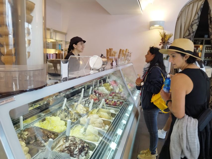 Florence: Street Food Walking Tour with Wine - Local stories between the food stops