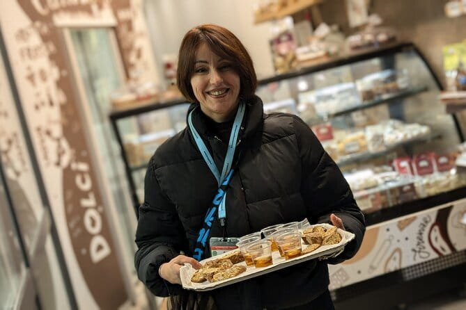 Florence Street Food Walking Tour with Wine in Duomo Area - Schiacciata with Tuscan cured meat
