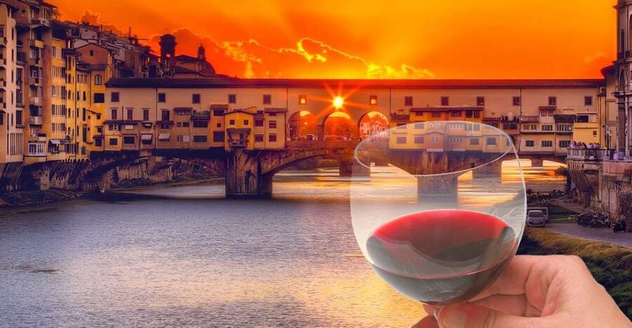 Florence: Sunset Sightseeing Tour and Wine Tasting - Crossing into Oltrarno and following the Vasari Corridor