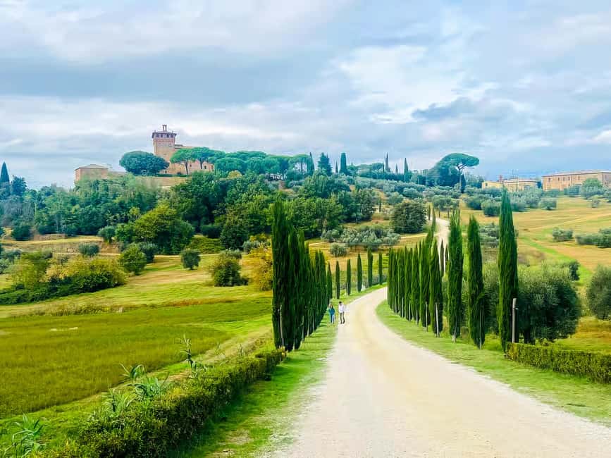 Florence: Val d’Orcia Wine Tasting & Lunch Small Group Tour - The first tasting: wine, olive oil, and a useful introduction