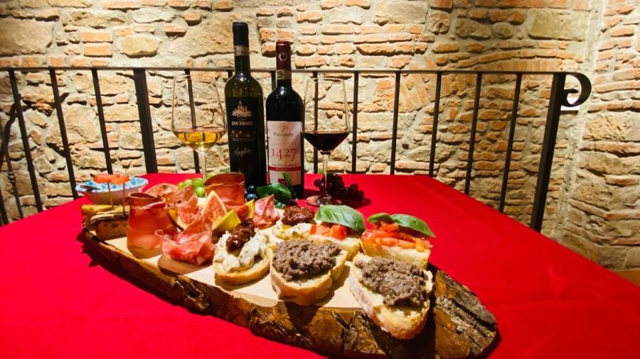 Florence: Wine Tasting and Paring Class Guided Tour - Meeting at Via del Gomitolo dellOro 11