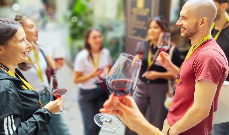 Florence: Wine Windows Walk with Wine Tasting and Appetizers - Why Florence’s wine windows make a good walking theme