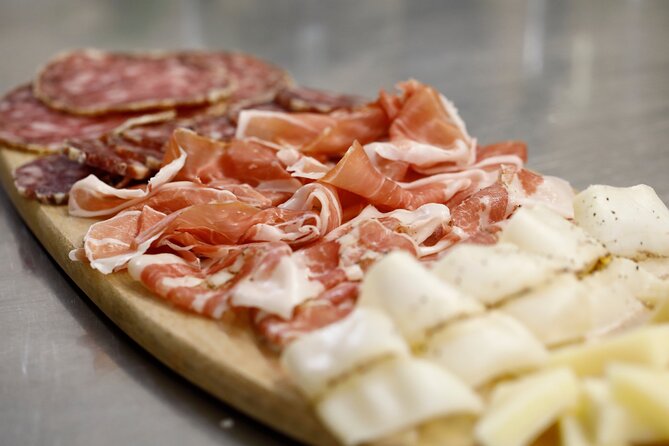 Food and Wine Experience in Bologna, Italy - Finding the meeting point in central Bologna