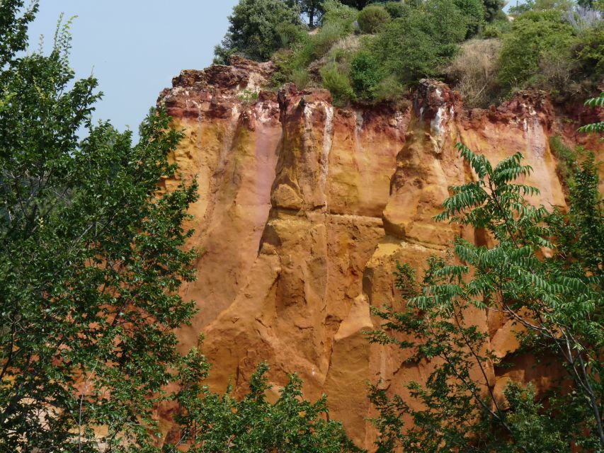 From Aix-en-Provence: Wine & Luberon Villages Full-day Tour - A one-hour pause in Aix-en-Provence
