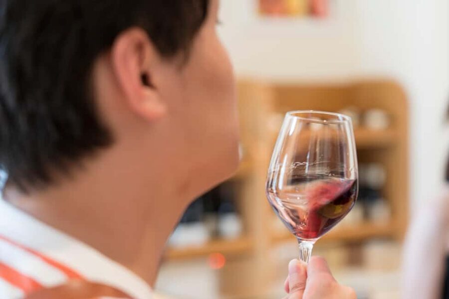From Avignon: Châteauneuf du Pape Half-Day Wine Tour - Second tasting: comparing a different cellar